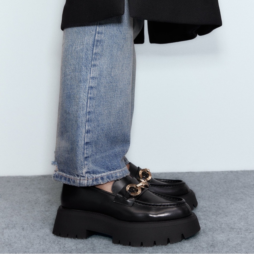 🖤CHAIN TRIM LUG SOLE LOAFERS - Zara - Size 6.5 / 37 EU